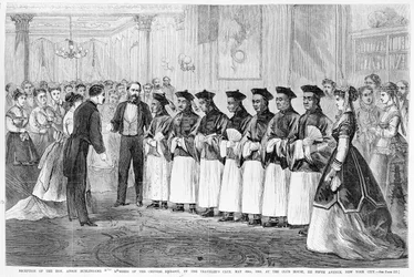 Mottagning av Burlingame och medlemmar av den kinesiska ambassaden på Travellers Club, New York, 30 maj 1868, från 